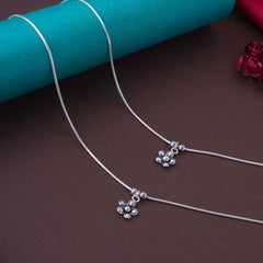 Silver Five leaf Flower Anklet