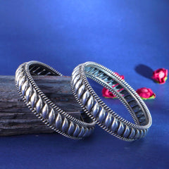 Lustrella silver bangle
