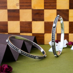 Elvara Silver Bangle