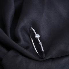 Silver single flower bracelet