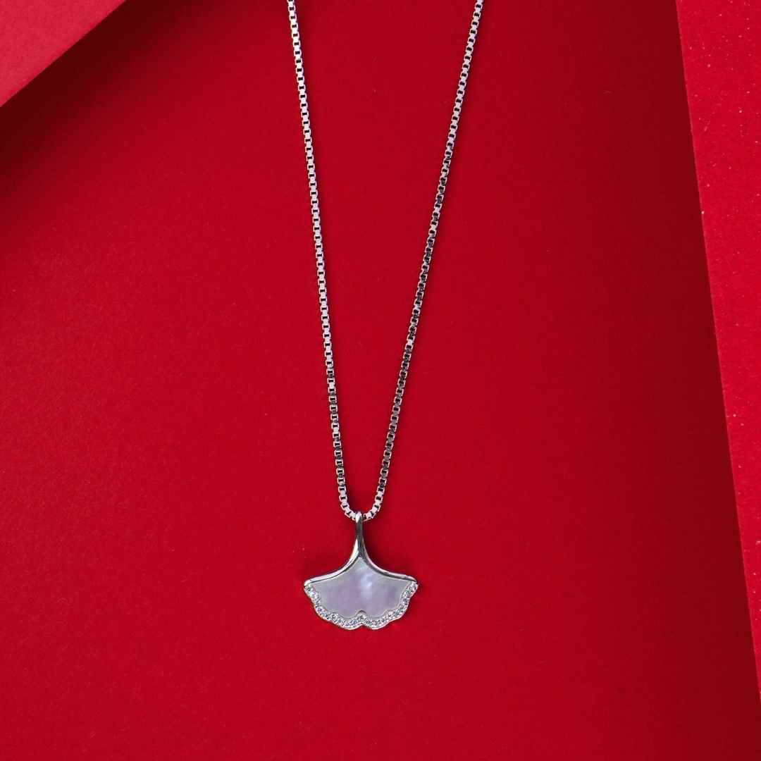 Silver Ginkgo Leaf Pendant