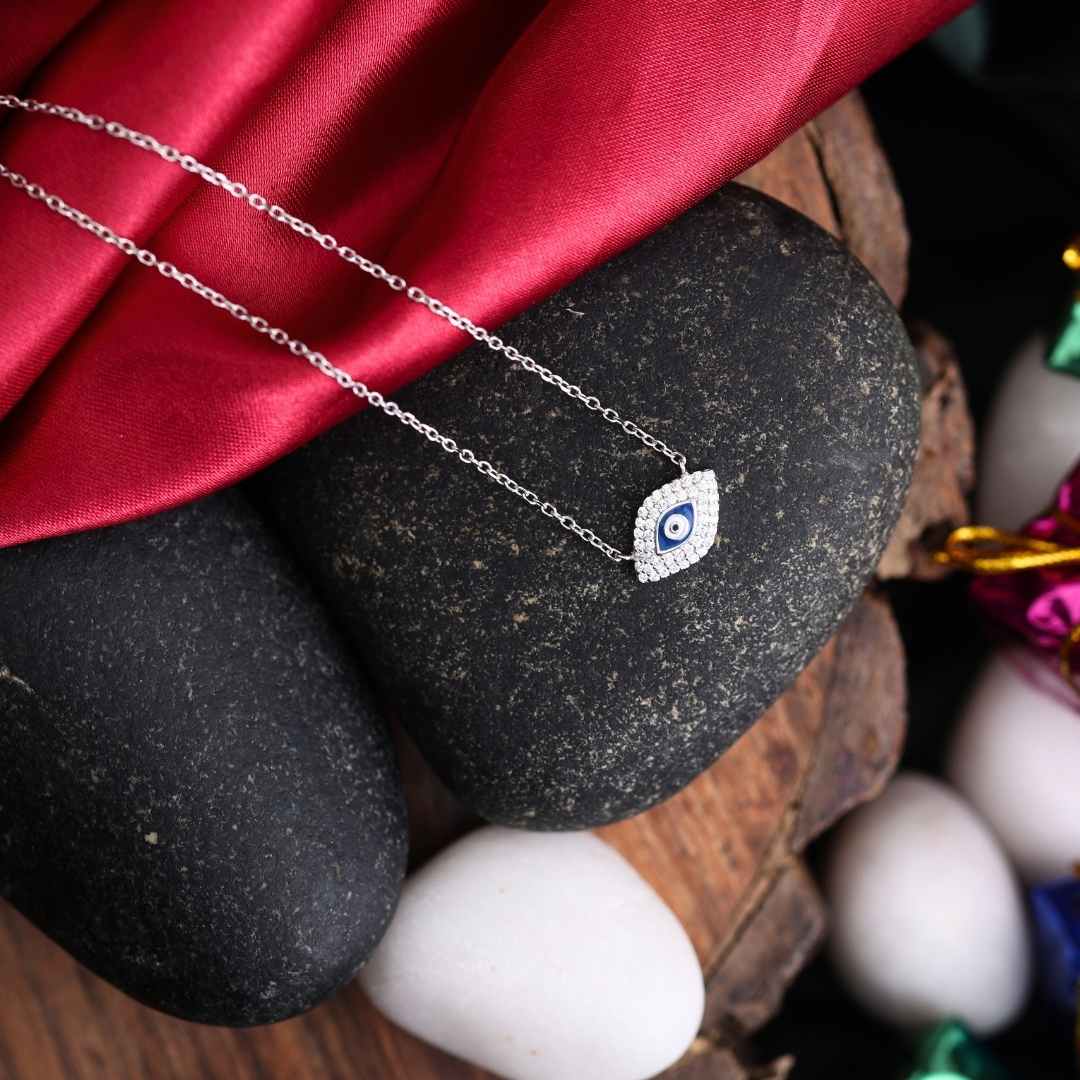 Silver Pendant- Lucky King of Diamonds