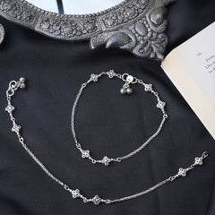 Silver Flowers Anklet