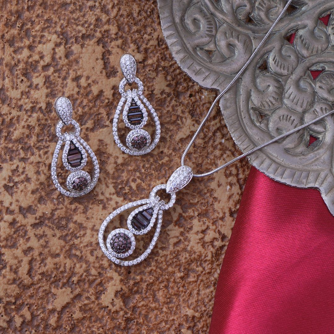 Silver Stunning Chain Pendant Set