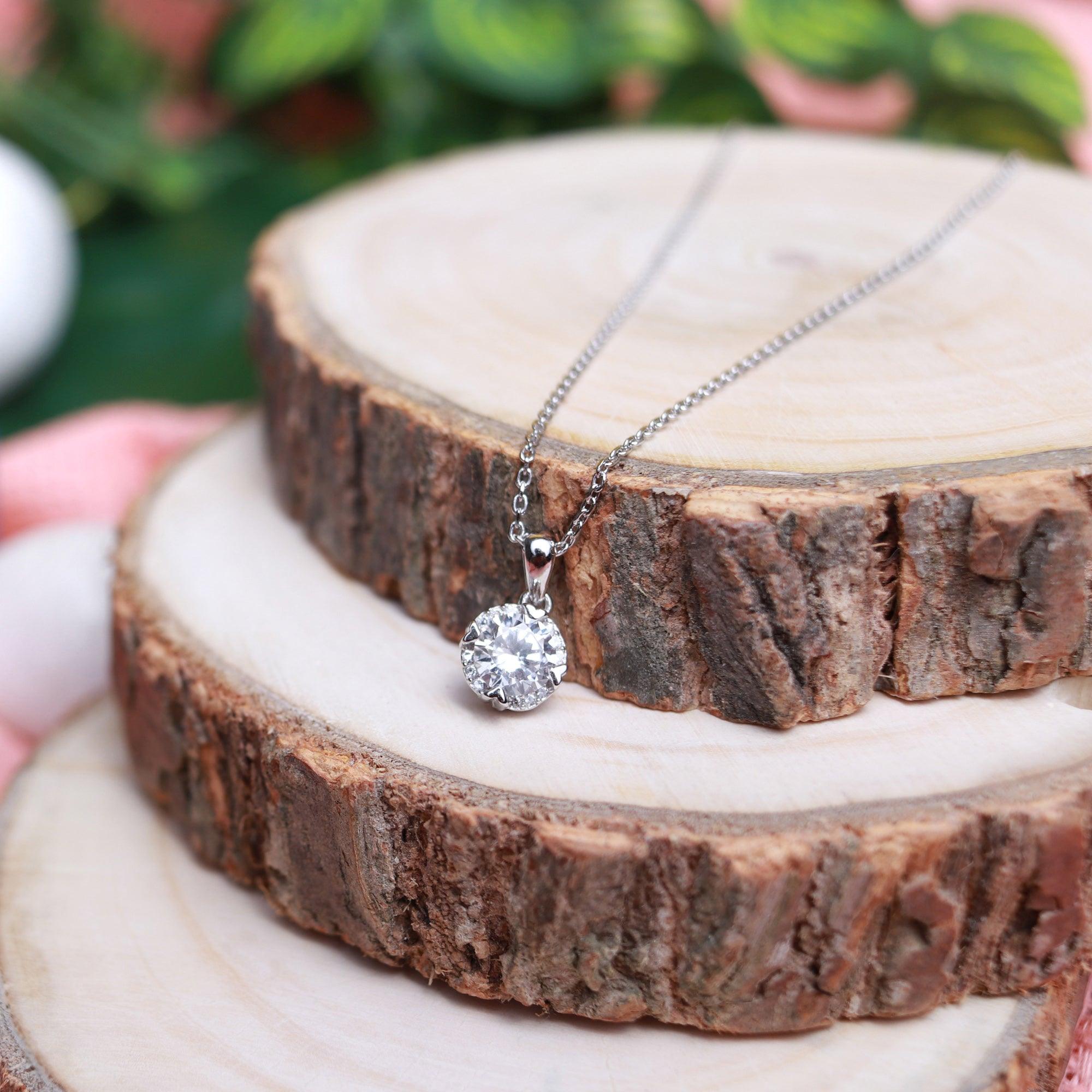 Round-Cut Solitaire Pendant - silvermark